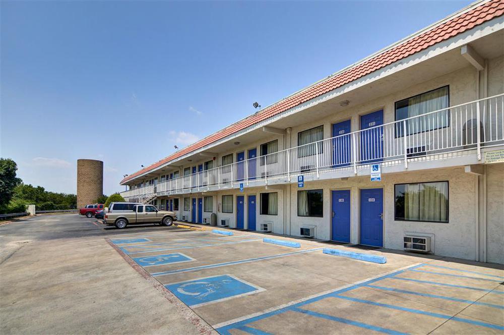 Motel 6 Fort Worth, Tx East Екстер'єр фото
