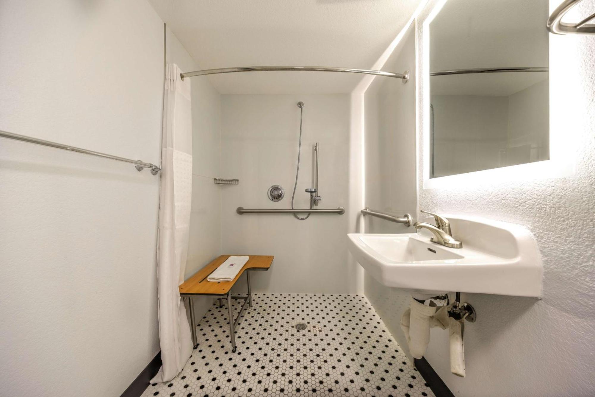 Motel 6 Fort Worth, Tx East Екстер'єр фото