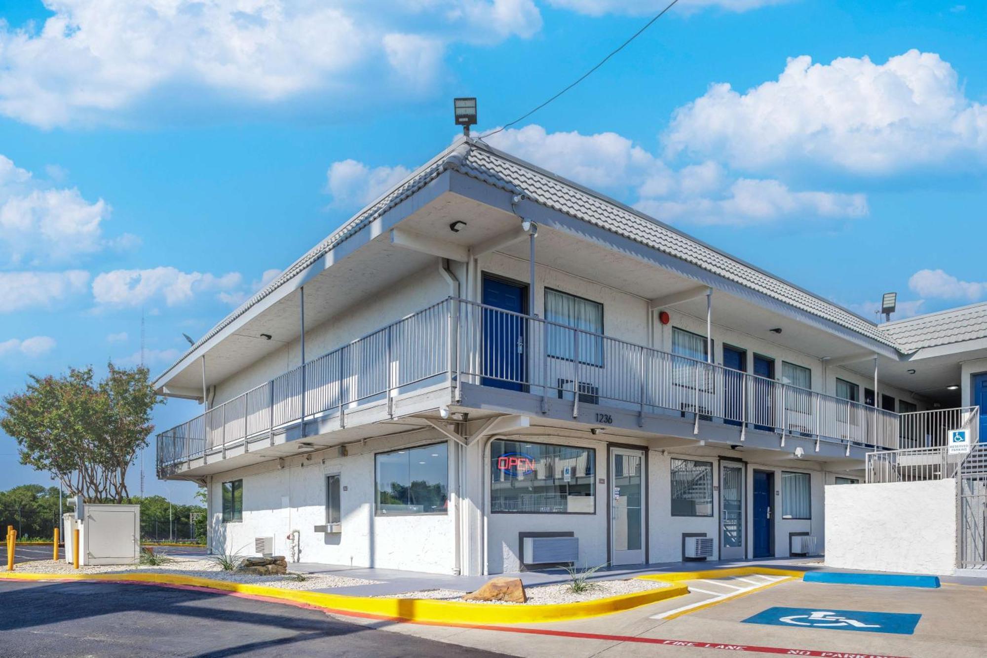 Motel 6 Fort Worth, Tx East Екстер'єр фото