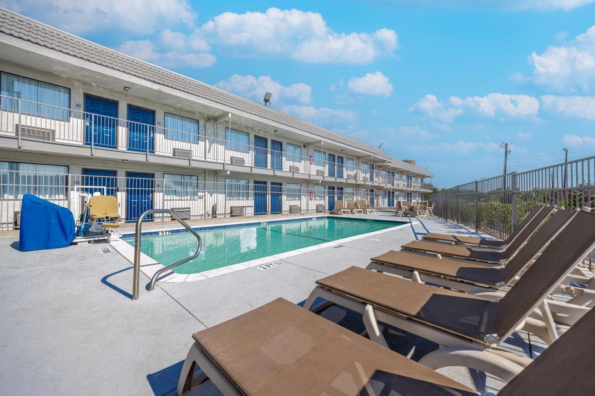 Motel 6 Fort Worth, Tx East Екстер'єр фото