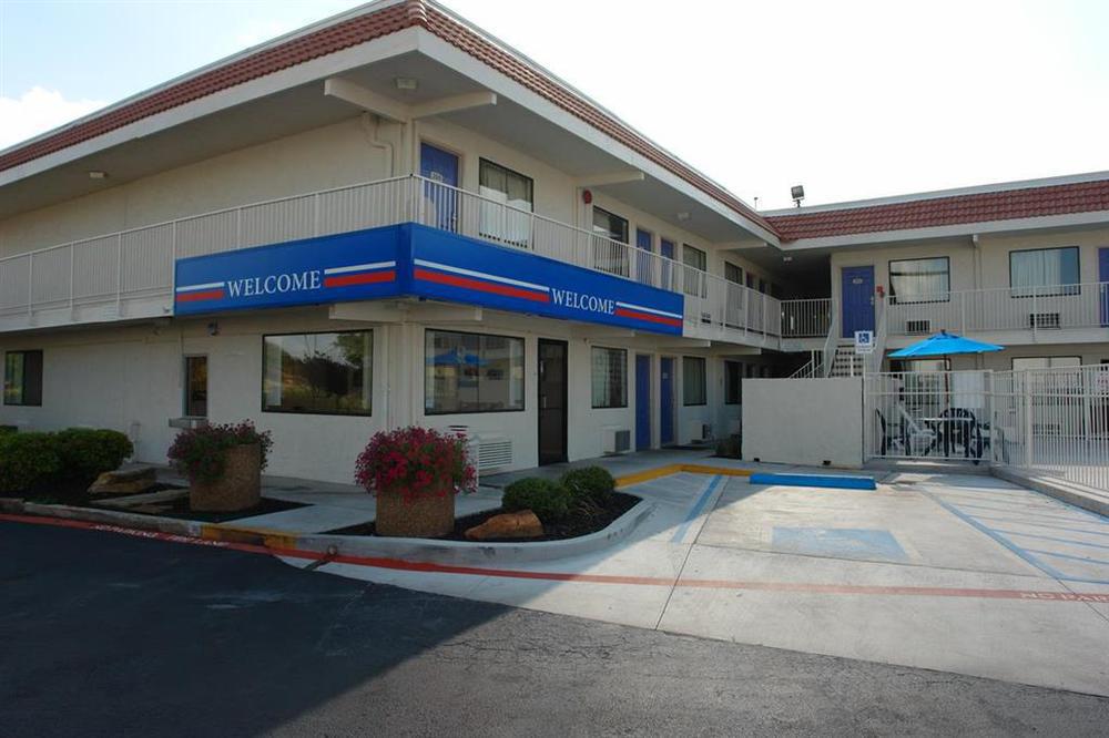 Motel 6 Fort Worth, Tx East Екстер'єр фото